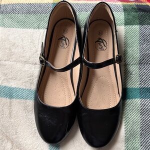 FIONI Black Strap Flats Mary Jane/Ballet 8.5